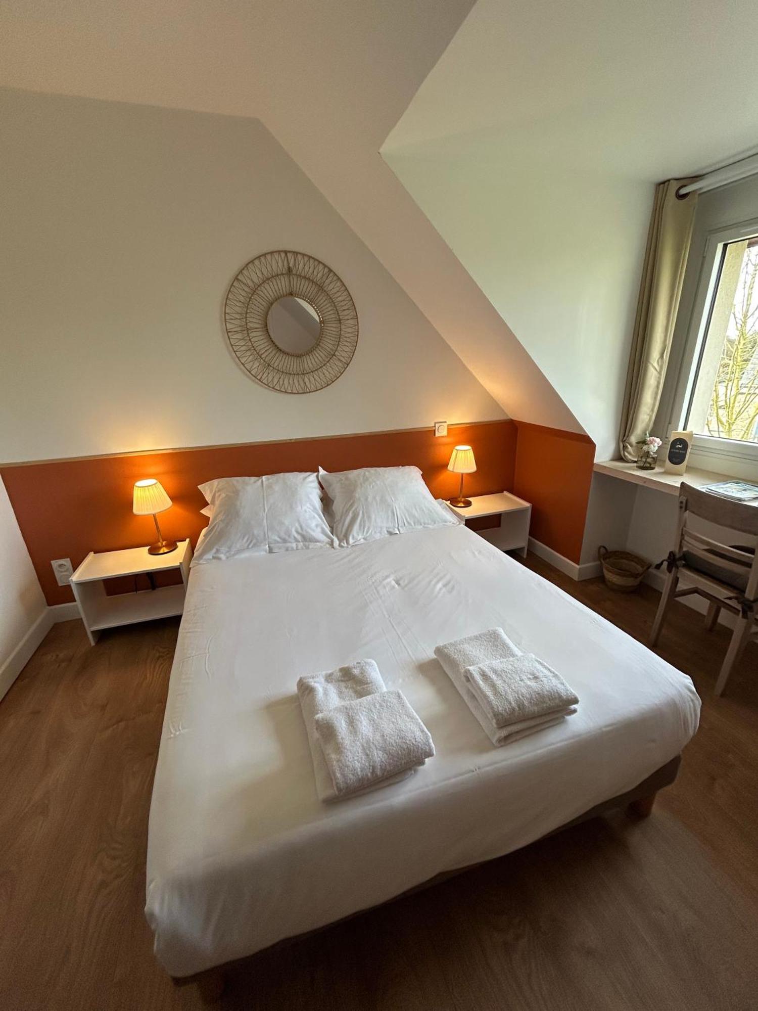 Hotel Restaurant La Voile Bleue 2*
